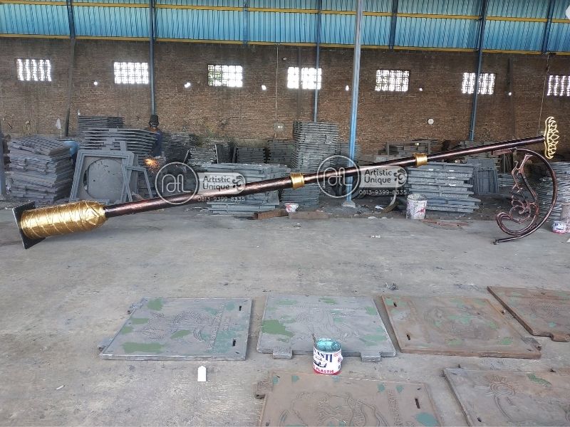 Tiang Lampu Penerangan Jalan Umum (PJU)