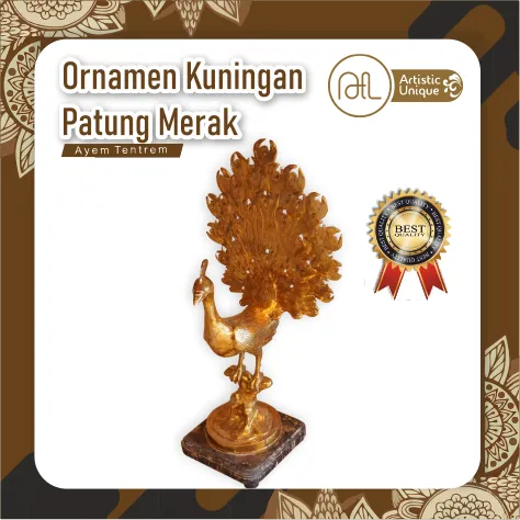 ornamen kuningan patung merak