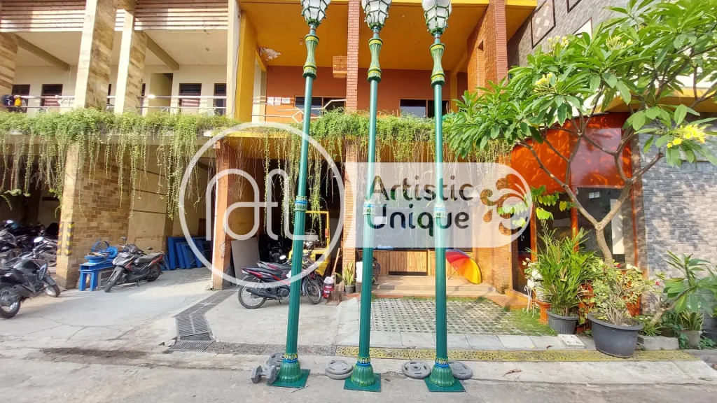tiang lampu taman minimalis