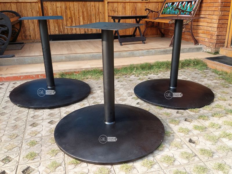 Kaki meja besi bundar