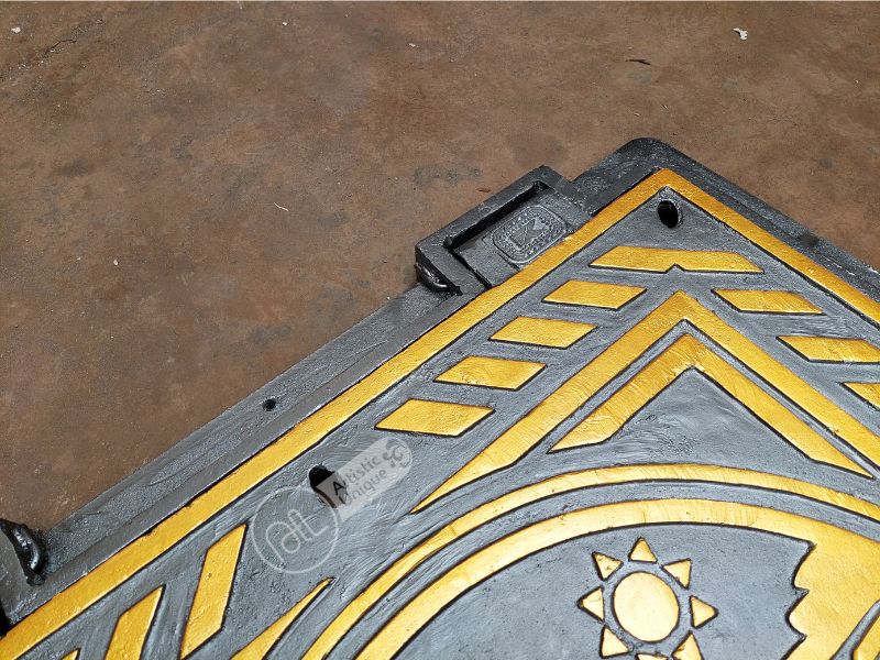 Tutup Manhole Drainase Besi