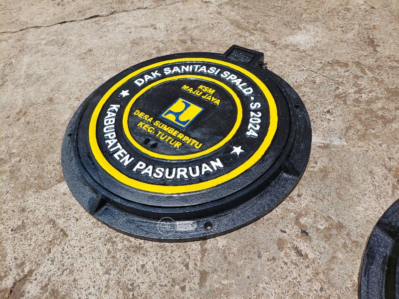 Tutup manhole