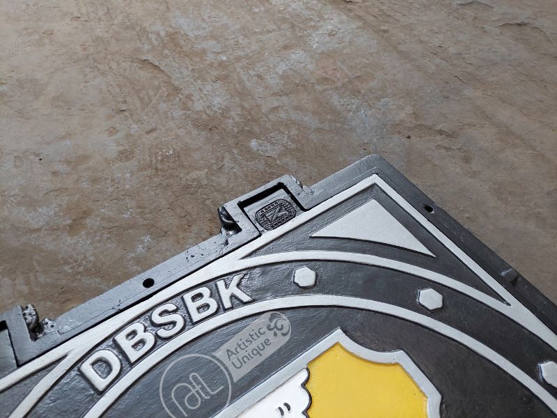 manhole cover cast iron