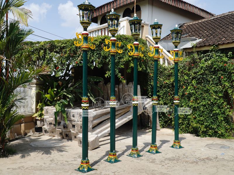Lampu Taman Klasik