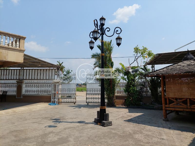 Tiang Lampu Jalan Klasik