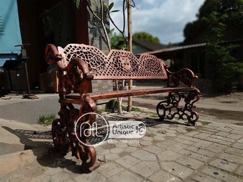 kursi ukel besi antik 5